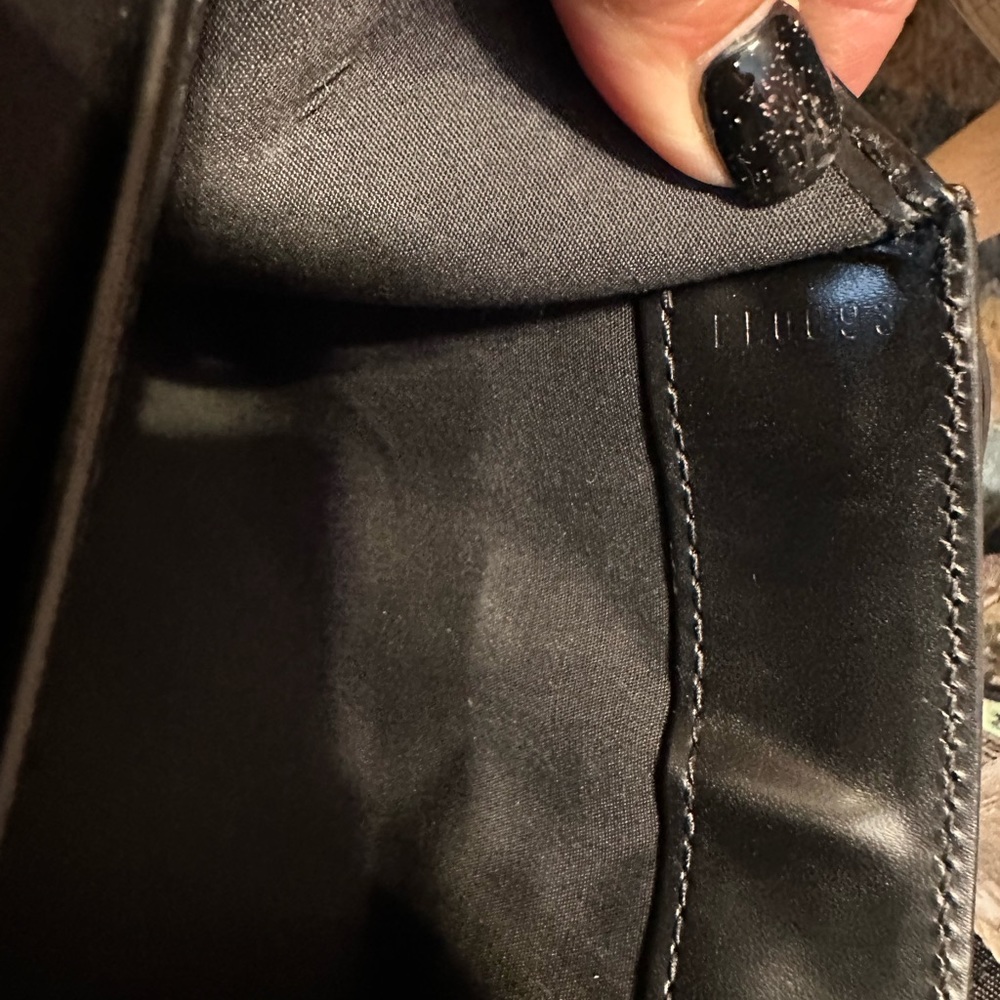 Louis Vuitton Dinard Black Epi Leather
Shoulder Bag - Picture 7 of 8